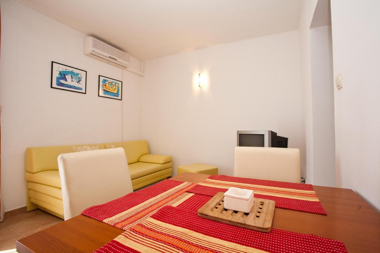 Apartments Glibo Near The Sea And Town Center! Krk Town Exterior photo
